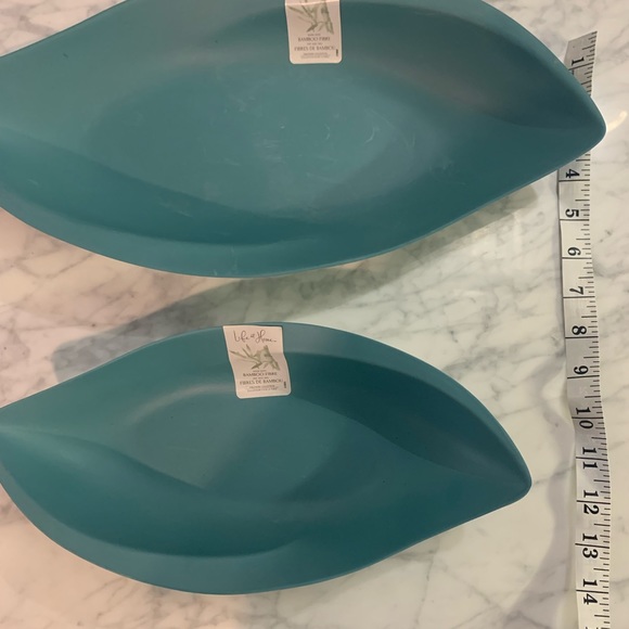 NWOT. Serving Trays (2), teal or turquoise in colour. - Picture 4 of 5